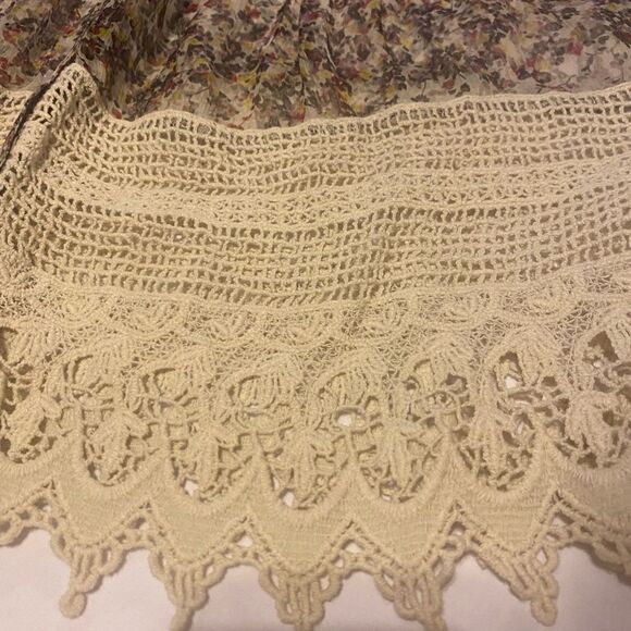 Sundance Sheer Floral Crochet Embroidered Hem Blouse Size Medium NWOT - Picture 6 of 11